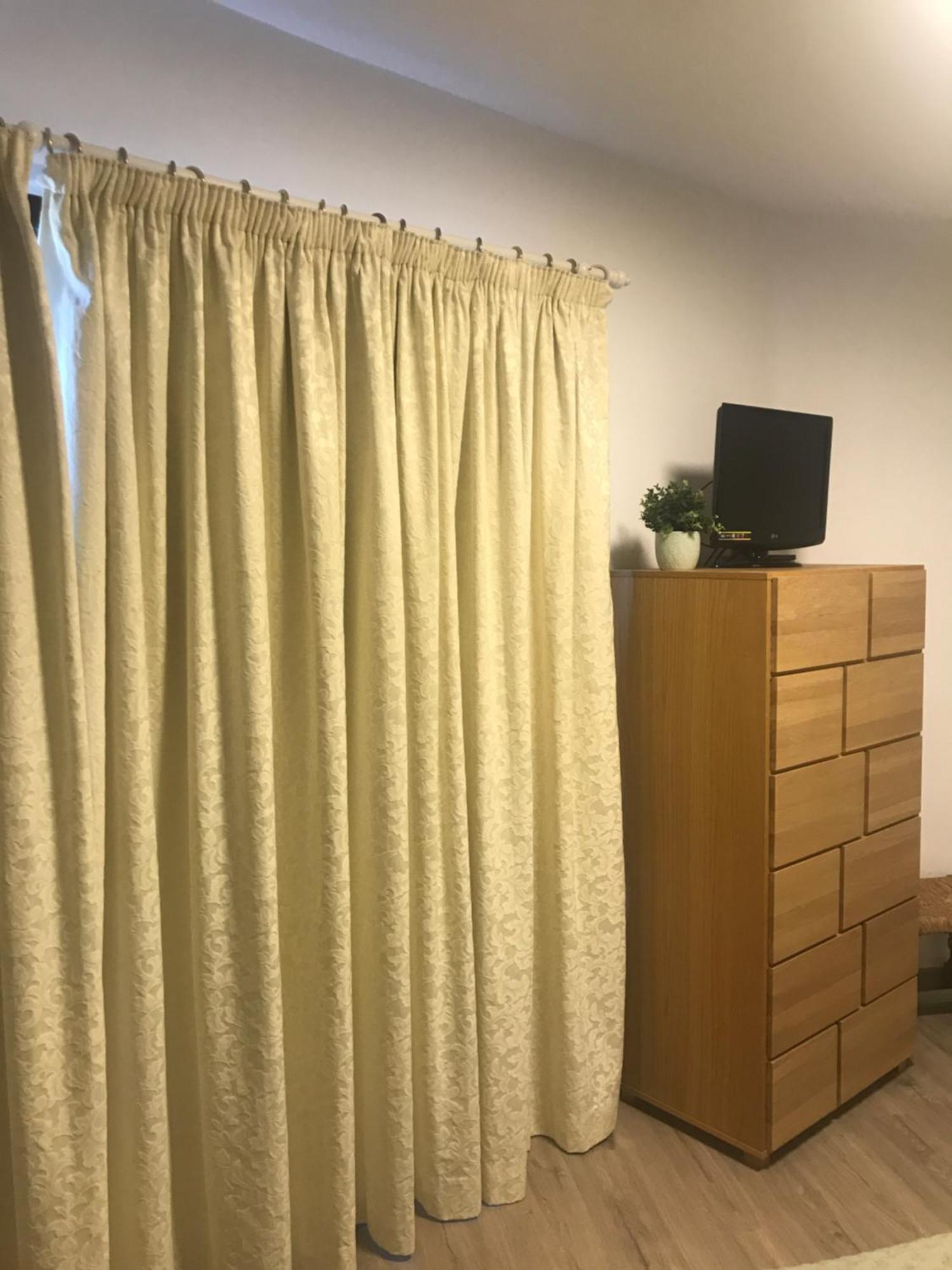 Habitacion Deluxe Con Bano Privado En Atalaya Apartagolf, Естепона Екстериор снимка