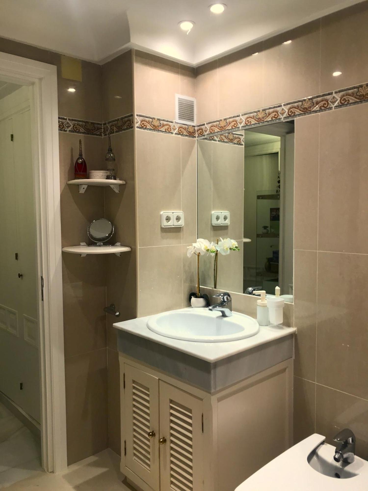 Habitacion Deluxe Con Bano Privado En Atalaya Apartagolf, Естепона Екстериор снимка